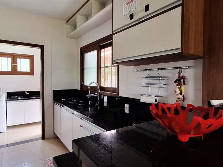 FamiliarIPiscinaICampoIPomarIChurrasqueiraIWi-Fi