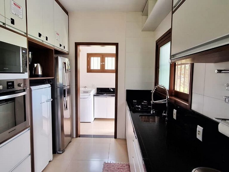 FamiliarIPiscinaICampoIPomarIChurrasqueiraIWi-Fi