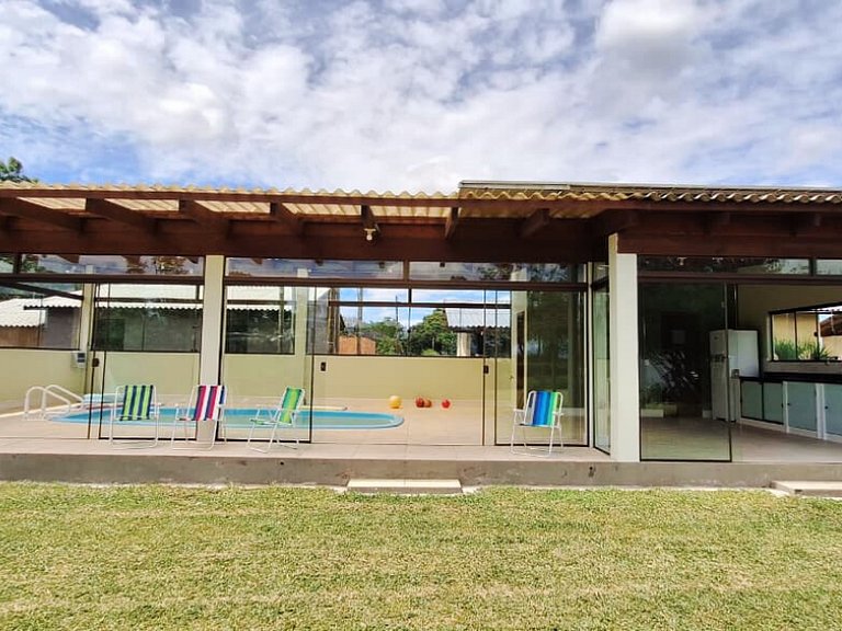 FamiliarIPiscinaICampoIPomarIChurrasqueiraIWi-Fi