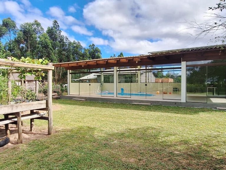 FamiliarIPiscinaICampoIPomarIChurrasqueiraIWi-Fi