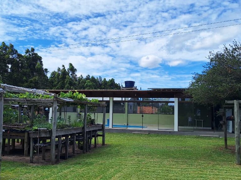 FamiliarIPiscinaICampoIPomarIChurrasqueiraIWi-Fi