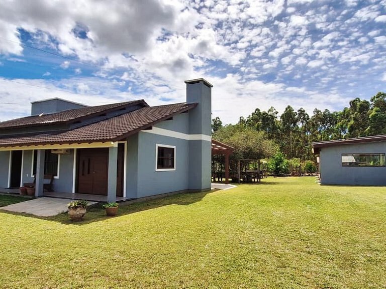 FamiliarIPiscinaICampoIPomarIChurrasqueiraIWi-Fi