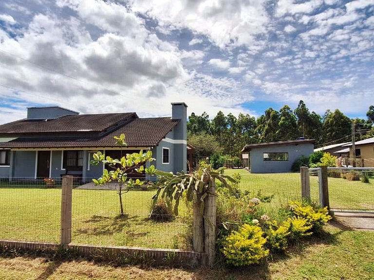 FamiliarIPiscinaICampoIPomarIChurrasqueiraIWi-Fi