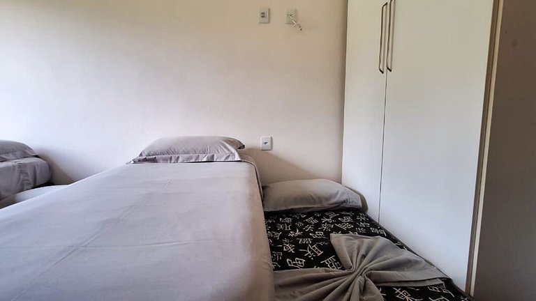 FamiliarIPiscinaICampoIPomarIChurrasqueiraIWi-Fi