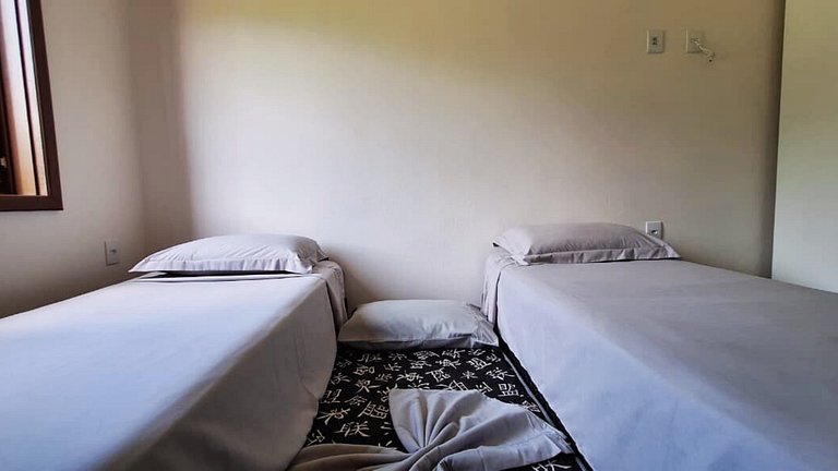 FamiliarIPiscinaICampoIPomarIChurrasqueiraIWi-Fi