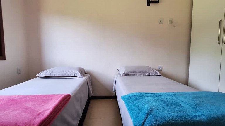 FamiliarIPiscinaICampoIPomarIChurrasqueiraIWi-Fi