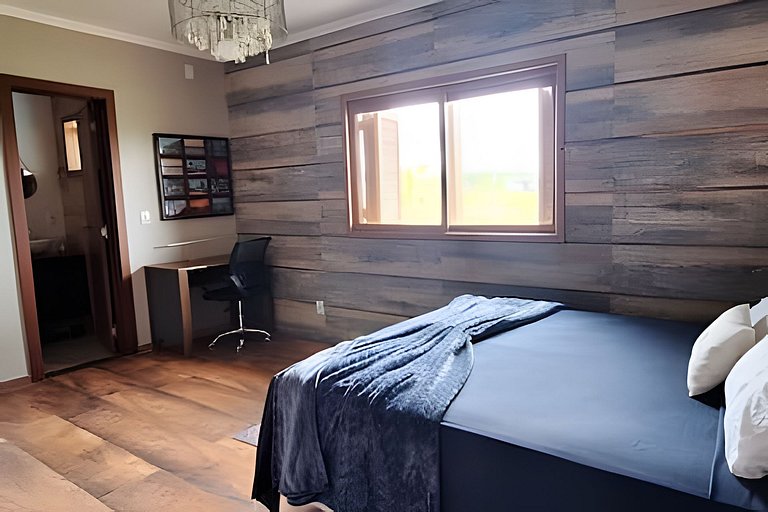 Casa Familiar p/ 7 • Ar, Churrasq e Próx às Praias