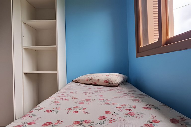 Casa Familiar p/ 7 • Ar, Churrasq e Próx às Praias