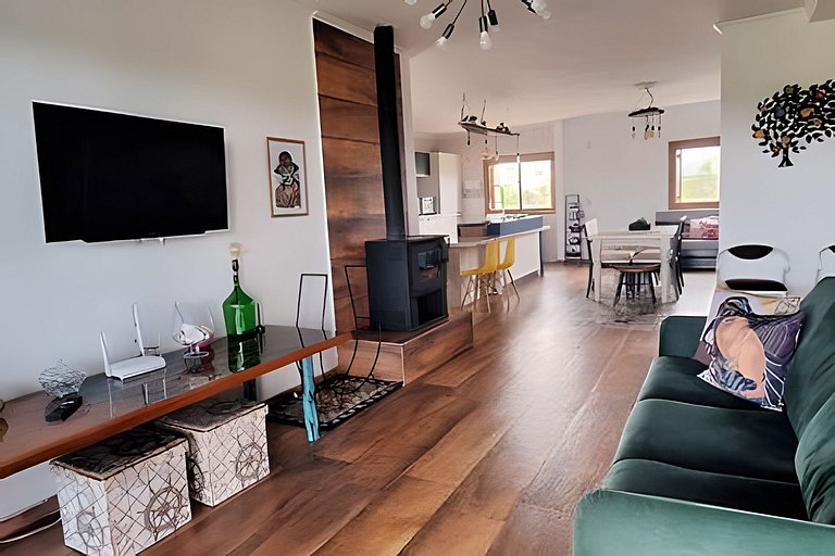 Casa Familiar p/ 7 • Ar, Churrasq e Próx às Praias