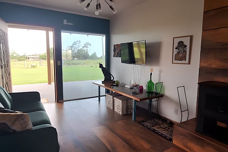 Casa Familiar p/ 7 • Ar, Churrasq e Próx às Praias