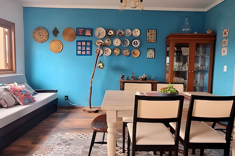 Casa Familiar p/ 7 • Ar, Churrasq e Próx às Praias