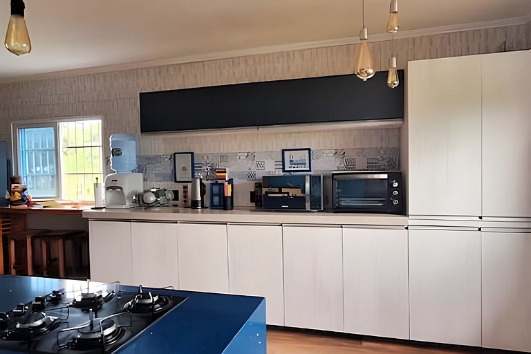 Casa Familiar p/ 7 • Ar, Churrasq e Próx às Praias