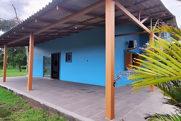 Casa Familiar p/ 7 • Ar, Churrasq e Próx às Praias